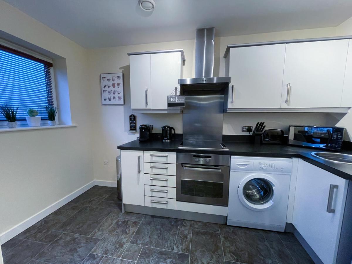 Station Side Penthouse Apartment Wolverhampton Bagian luar foto